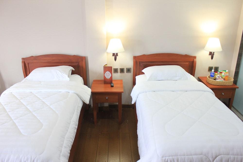 Thong'S Inn Hotel Kualanamu Medan Buitenkant foto