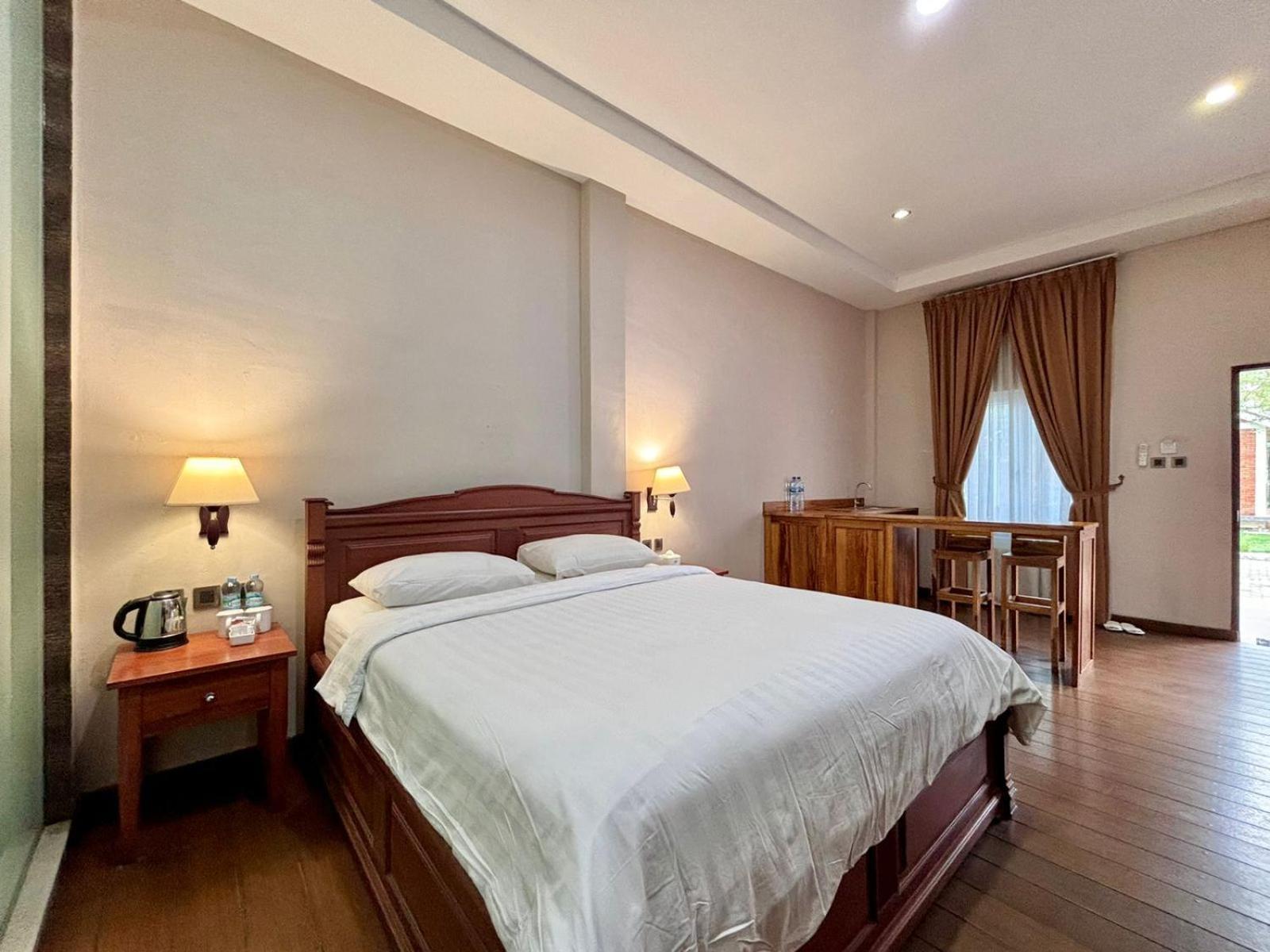 Thong'S Inn Hotel Kualanamu Medan Buitenkant foto