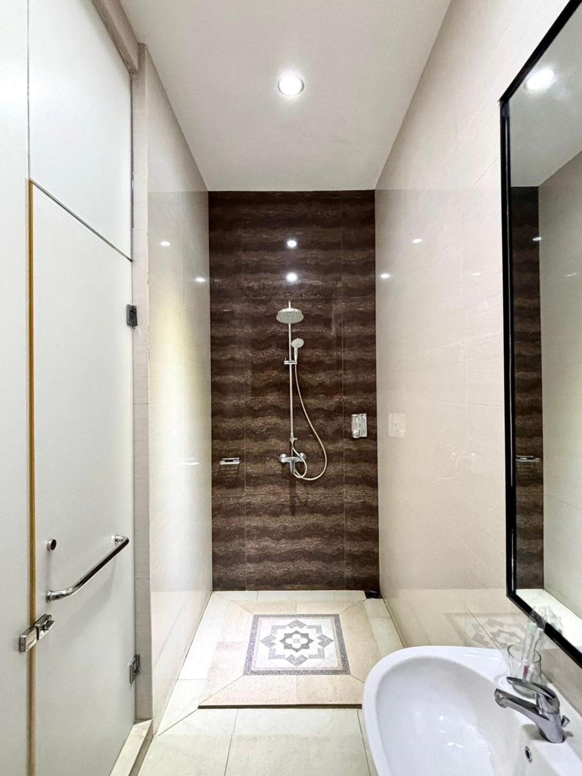 Thong'S Inn Hotel Kualanamu Medan Buitenkant foto