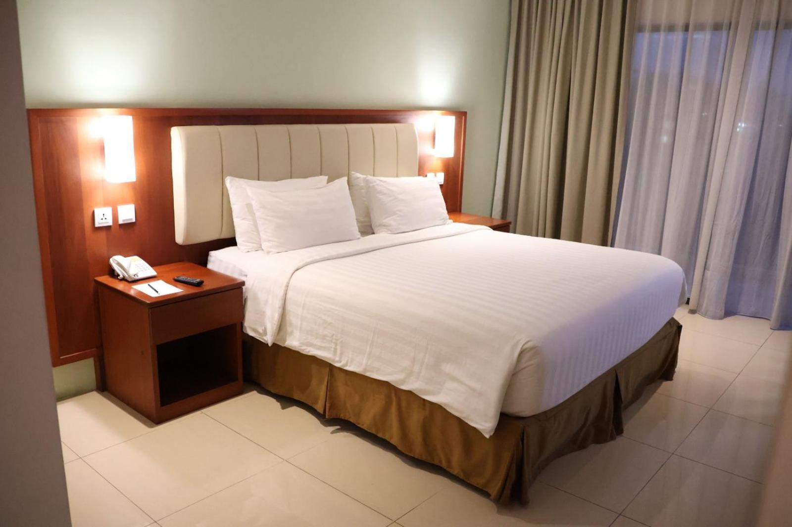 Thong'S Inn Hotel Kualanamu Medan Buitenkant foto